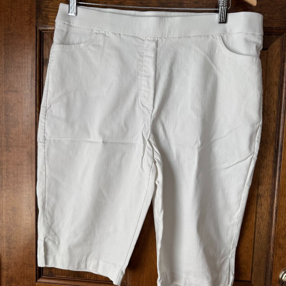 Alfred Dunner White Pull-On Capris Size 12